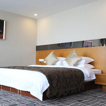 Days Inn Frontier Wuxi Wuxi  Exteriör bild